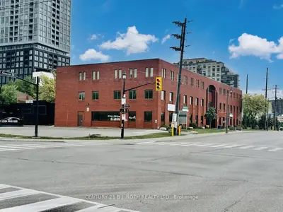 34 Simcoe Street 101, Barrie, On L4n 6t4