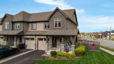 Att/Row/Townhouse in Collingwood