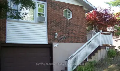 Detached in Wasaga Beach