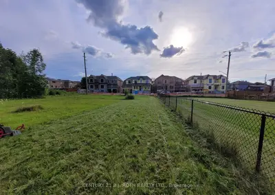 210 Sutherland Street S, Clearview, On L0m 1s0