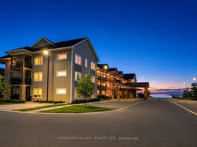 Condo Apartment in Collingwood