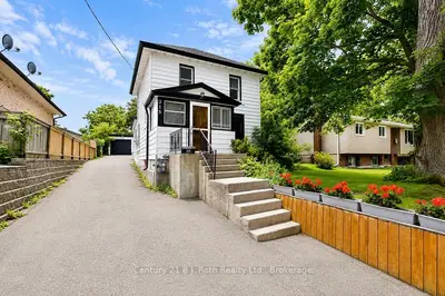 Detached in Orillia