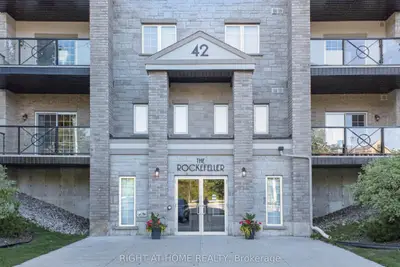 Condo Apartment in Barrie