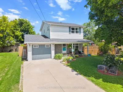 Detached in Clearview