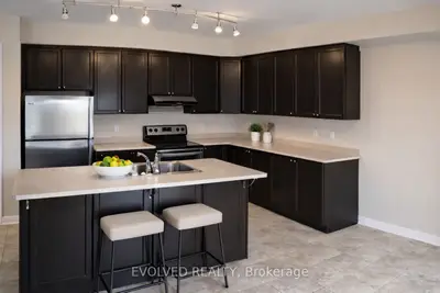263 Kozlov Street, Barrie, On L4n 6r7