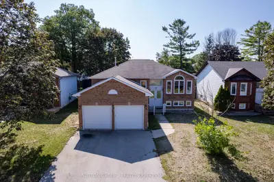 Detached in Wasaga Beach
