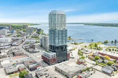 Condo Apartment in Barrie