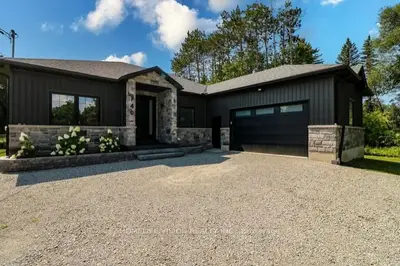 740 Midland Avenue, Tay, On L0k 1r0