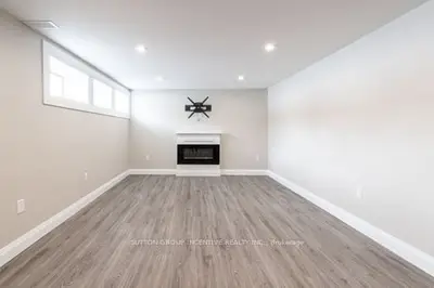 240 Wellington Street E, Barrie, On L4m 2e3