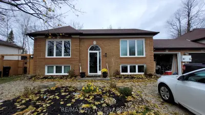 Detached in Wasaga Beach