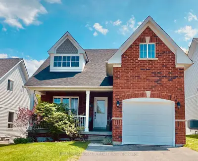 Detached in Wasaga Beach