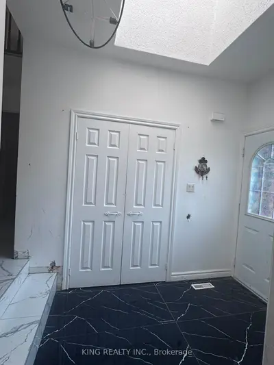 526 Grove Street E, Barrie, On L4m 5z2