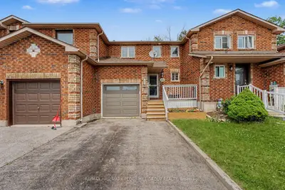 Att/Row/Townhouse in Barrie