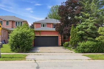 28 Hawkins Drive, Barrie, On L4n 0a6
