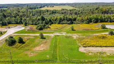 8 Greenlaw Court, Springwater, On L0l 1v0