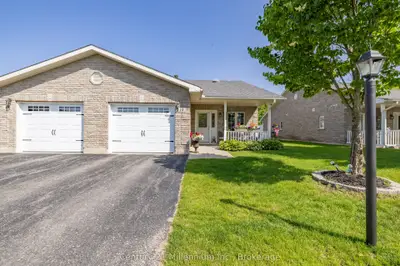 Att/Row/Townhouse in Wasaga Beach