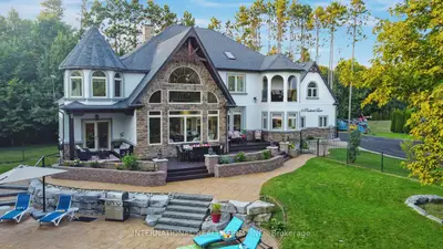 6 Pinehurst Lane, Springwater, On L9x 0c7