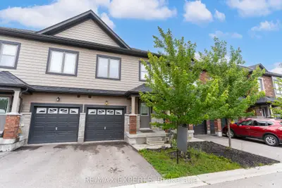 Att/Row/Townhouse in Barrie
