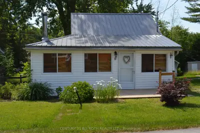9 Ridge Avenue, Ramara, On L0k 1b0