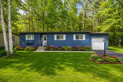 Detached in Wasaga Beach