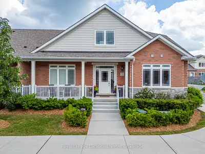 Condo Townhouse in Collingwood