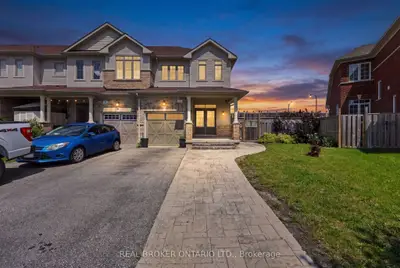 Att/Row/Townhouse in Barrie