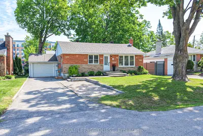 Detached in Orillia