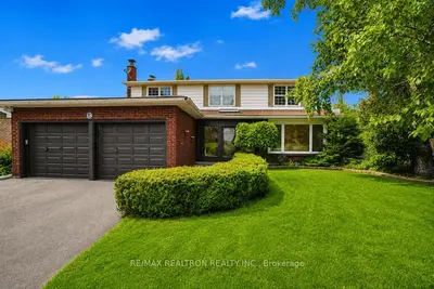 18 Debra Crescent, Barrie, On L4n 3t1