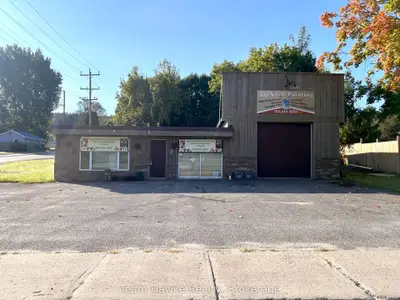 156 ROBERT Street, Penetanguishene, ON L9M 1P8