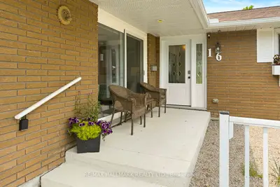 16 Price Drive, Oro-medonte, On L3v 6h2