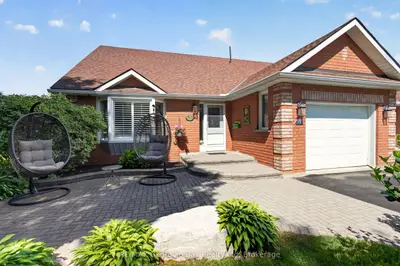 Condo Townhouse in Penetanguishene