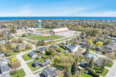 32 Lorne Avenue, Collingwood, On L9y 2b6