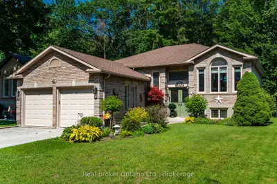 Detached in Wasaga Beach
