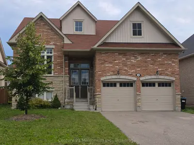 Detached in Wasaga Beach