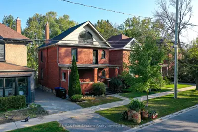 143 Fourth Street W, Collingwood, On L9y 1r6
