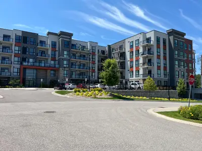 Condo Apartment in Collingwood