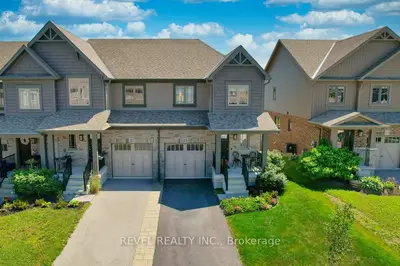 Att/Row/Townhouse in Collingwood