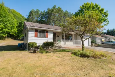 22 Glendale Road, Tiny, On L9m 0c2