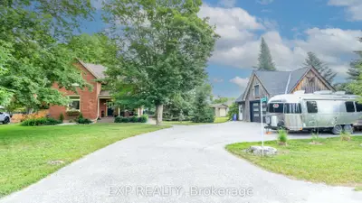 Detached in Springwater