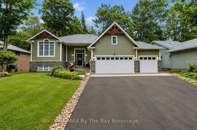 Detached in Wasaga Beach