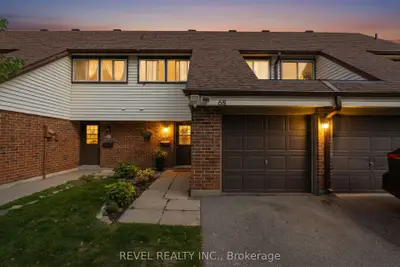 Condo Townhouse in Barrie