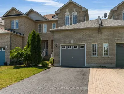 Att/Row/Townhouse in Barrie