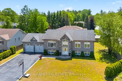 Detached in Wasaga Beach