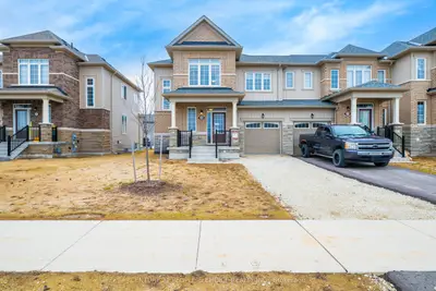 Att/Row/Townhouse in Wasaga Beach