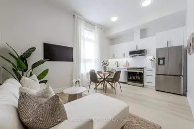 Upper Level in Barrie