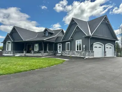 Detached in Severn