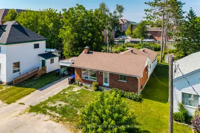 9 Wolfe Street, Penetanguishene, On L9m 1b9