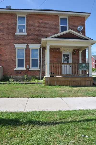 84 Mississaga Street W, Orillia, On L3v 3b1