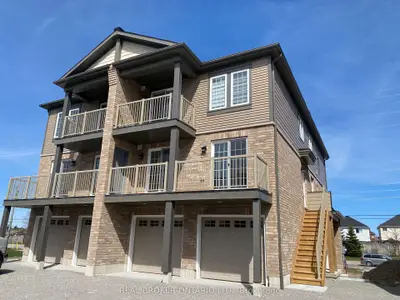 Condo Apartment in Barrie