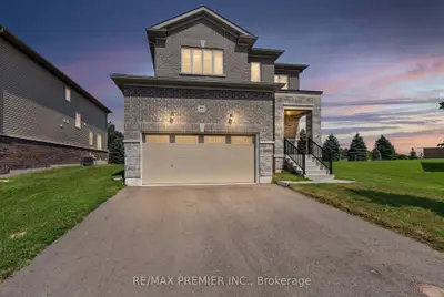 Detached in Wasaga Beach
